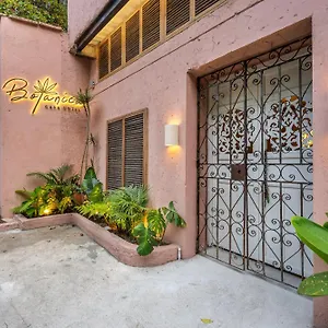 Hotel Botanica Casa Manila By Housy Host, Medellín
